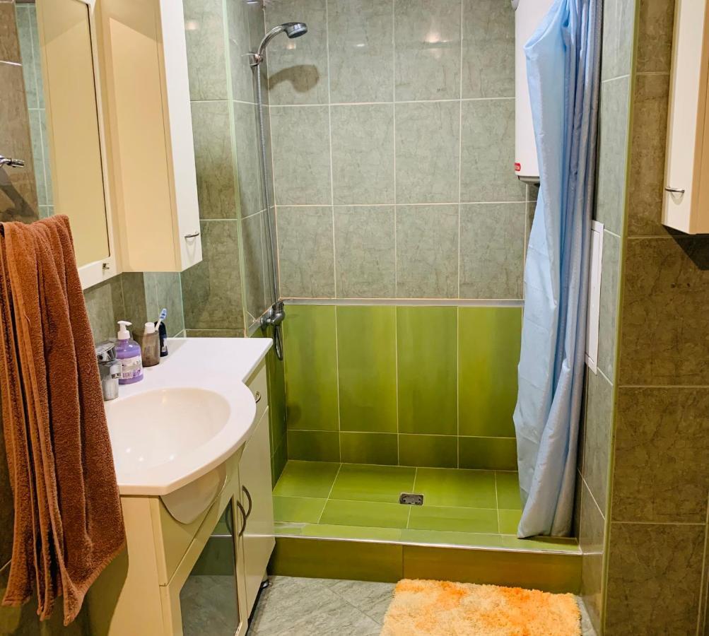 Cozy Apartment Near Republic Square Yerevan Exterior foto
