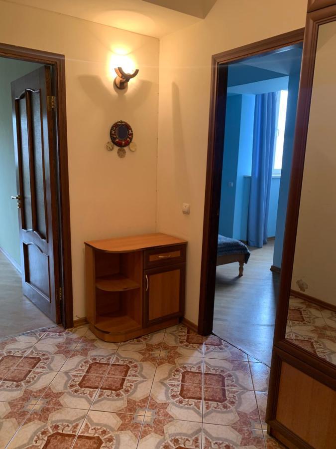 Cozy Apartment Near Republic Square Yerevan Exterior foto